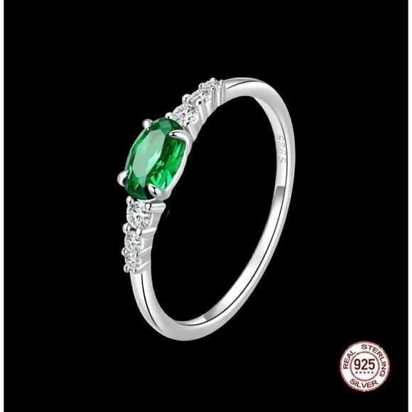 NWT Dainty Ring Sz.8 S925 Sterling Silver Stamped Green & Clear Zircon Timeless - Picture 8 of 9